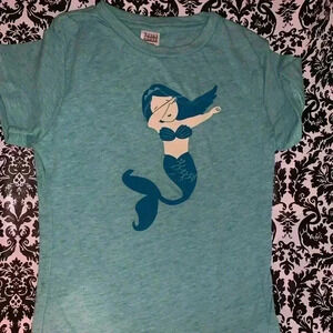 SOFT MMAID T-SHIRT 10YR OLD‼️ROCK BOTTOM PRICE